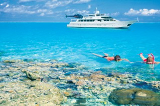Luxury motor yacht Emerald Lady.png